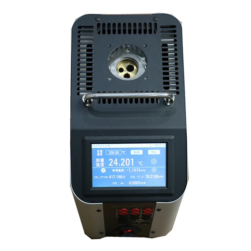 ET3805 Intelligent Dry Block Temperature Calibrator Used In Laboratory  2